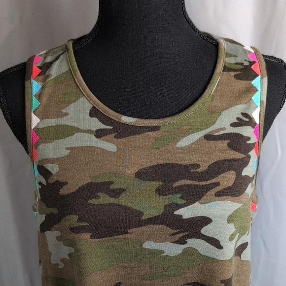 Savanna Jane Green and Brown Camouflage Tank Top Relaxed Fit - Picture 6 of 8